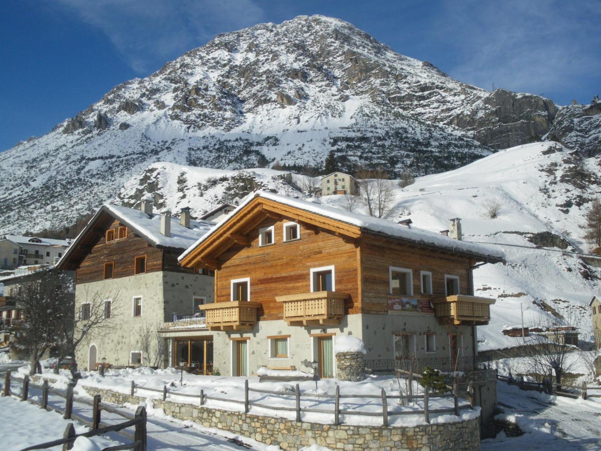 Agriturismo Raethia Isolaccia Exteriér fotografie