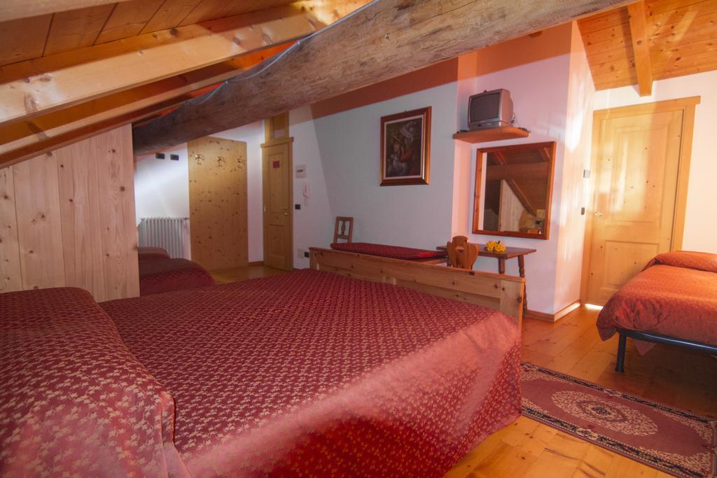 Agriturismo Raethia Isolaccia Exteriér fotografie